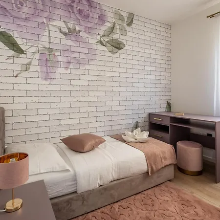 Vipo Seget Aparthotel 3*